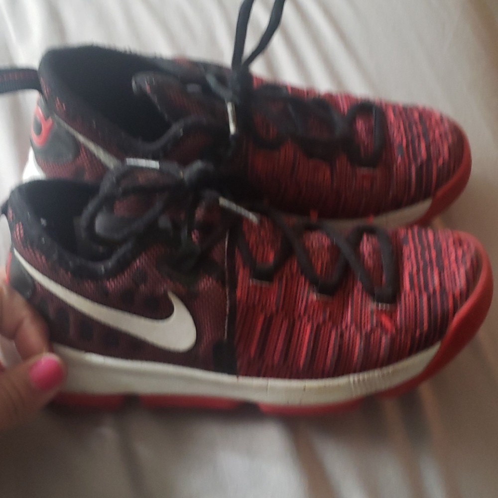 Youth shoe Nike 1 sold